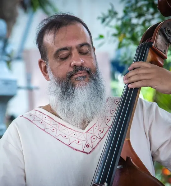 Ricardo Zoyo baixista musico mawaca